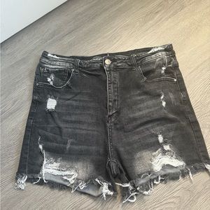 Risen jeans shorts